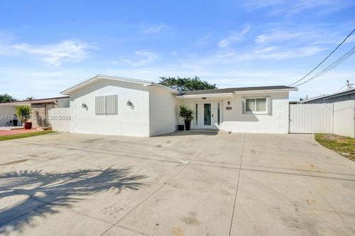 6617 Dahlia Dr, Miramar, FL, 33023-4910 | Card Image