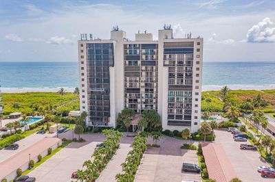 901 - 3100 N Highway A1a, Condo with 3 bedrooms, 2 bathrooms and null parking in Hutchinson Island FL | Image 3