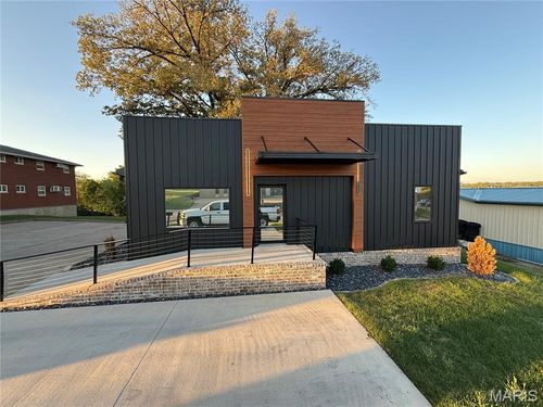 2552 Independence St, Cape Girardeau, MO, 63703-5736 | Card Image