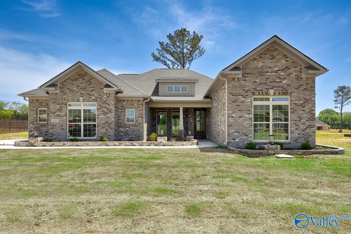Idle Creek Dr, Huntsville, AL 35811