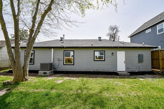 4223 Elmwood St, House other with 4 bedrooms, 2 bathrooms and 1 parking in Houston TX | Image 19