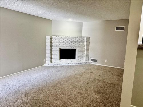 8240 Nw Birch Ln, Kansas City, MO, 64151-1094 | Card Image