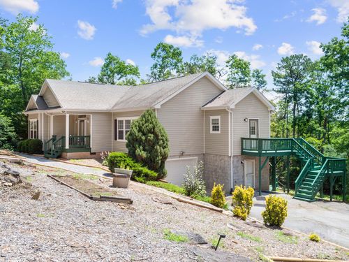 66 Condor Ct, Hendersonville, NC, 28792-6824 | Card Image