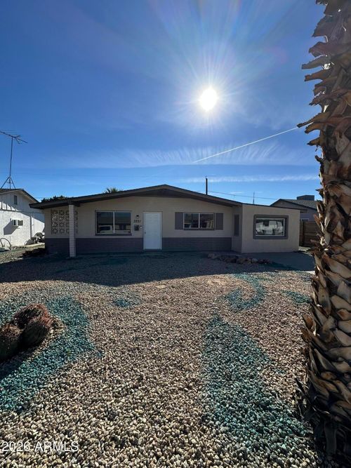 3221 E Capitan Dreyfus Avenue, Phoenix, AZ, 85032 | Card Image