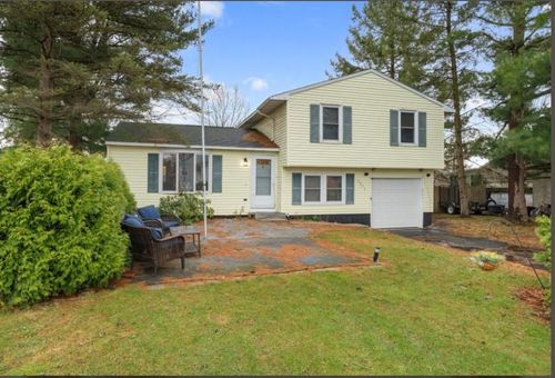 5575 Imperia Ln, Clay, NY, 13041-8627 | Card Image