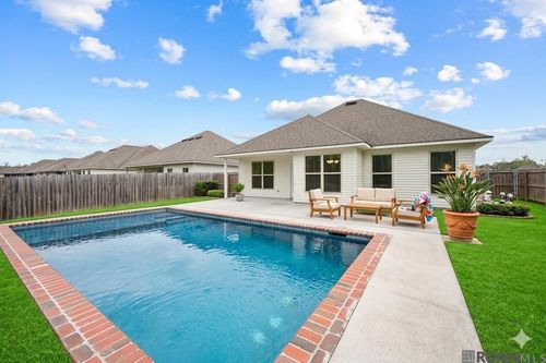 18275 Terraceside Dr, Prairieville, LA, 70769-6494 | Card Image