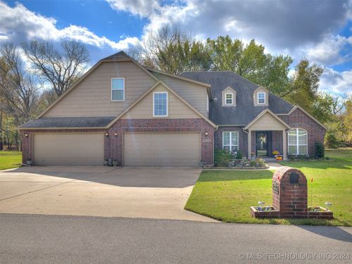 9526 S Rosewood Drive, Broken Arrow, OK, 74014 | Card Image