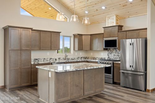 2747 Apollo Cir, Overgaard, AZ, 85933-5033 | Card Image
