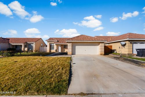 3209 Titcher Ln, Rosamond, CA, 93560-6647 | Card Image