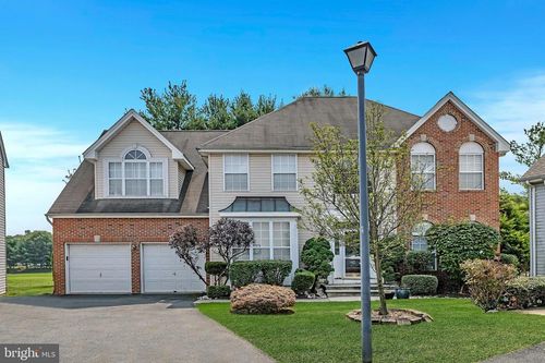 46 Pin Oak Dr, North Brunswick, NJ, 08902-5529 | Card Image