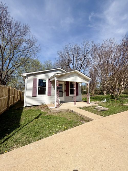 903 2nd Ave, Lawrenceburg, TN, 38464-2825 | Card Image