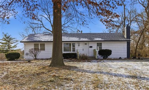 1704 Highland Dr, Independence, MO, 64057-1037 | Card Image