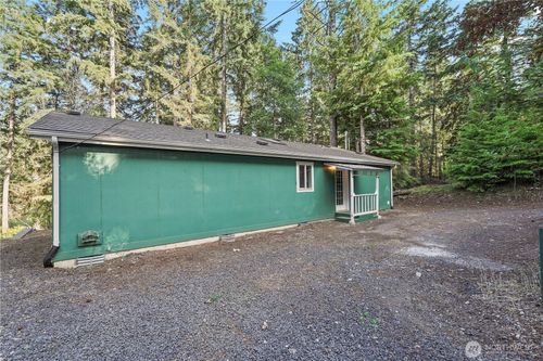 261 E Emerald Lake Dr W, Grapeview, WA, 98546-9505 | Card Image