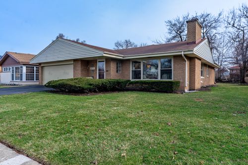 3835 W Jarlath St, Lincolnwood, IL, 60712-1015 | Card Image