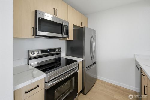 apt-201-3233 Ne 12th St, Renton, WA, 98056-3461 | Card Image