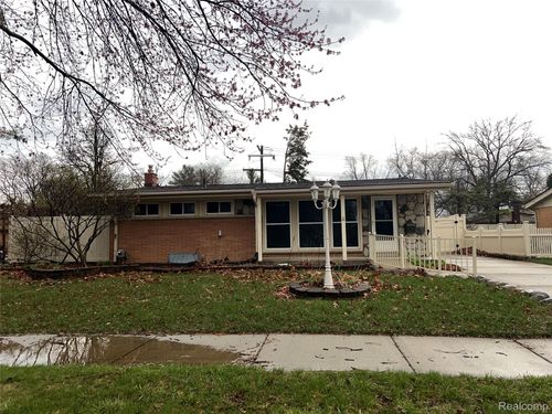 32028 Maine St, Livonia, MI, 48150-3841 | Card Image