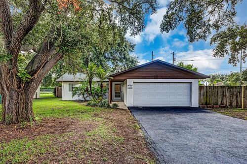 1402 Crystal Ct, Tavares, FL, 32778-2949 | Card Image