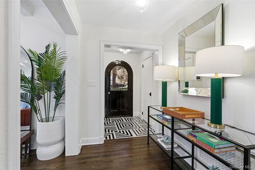 29 Corell Rd, Scarsdale, NY, 10583-7450 | Card Image