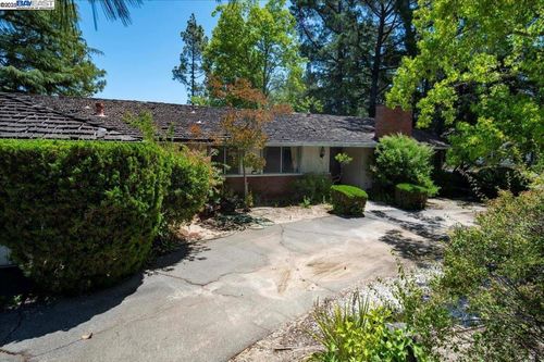 196 Crest Ave, Alamo, CA, 94507-2645 | Card Image