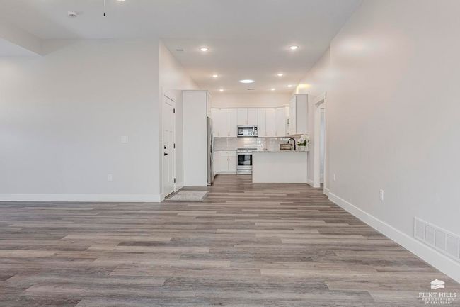 4115 Scenic Xing, Condo with 3 bedrooms, 2 bathrooms and null parking in Manhattan KS | Image 10