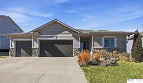 11604 S 110th Ave, Papillion, NE, 68046-5558 | Card Image