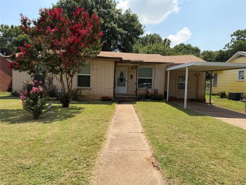 809 S Van Buren St, McGregor, TX, 76657-2050 | Card Image