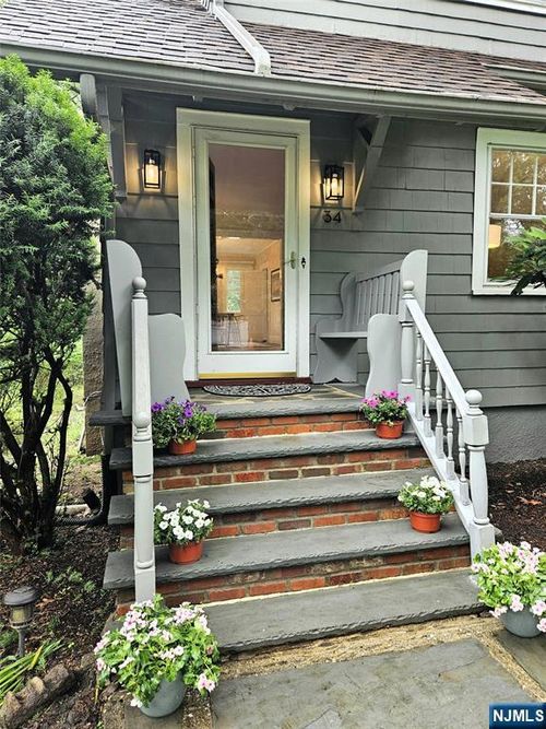 34 Mountain Rd, Verona, NJ, 07044-1113 | Card Image