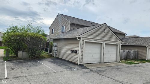 6061 Wingedfoot Ct, Indianapolis, IN, 46254-1100 | Card Image