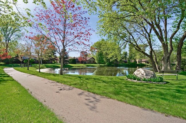 1021 Yuma Ln N, Townhouse with 2 bedrooms, 2 bathrooms and null parking in Plymouth MN | Image 24