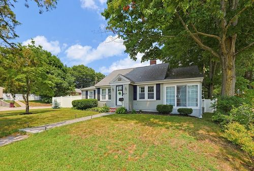 812 East St, Dedham, MA, 02026-5022 | Card Image