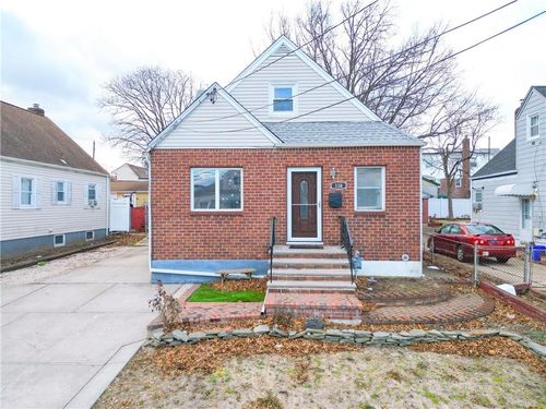 138 Ormonde Blvd, Valley Stream, NY, 11580-3041 | Card Image