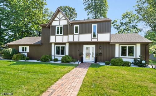11 Washington St, Budd Lake, NJ, 07828-3513 | Card Image