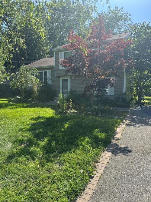 716 Narragansett Ave, East Patchogue, NY, 11772-5044 | Card Image