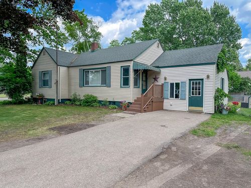 210 N 3rd St, Coleman, MI, 48618-9805 | Card Image