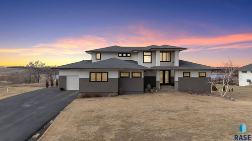 26183 Sunset Bluff Dr, Canistota, SD, 57012-6114 | Card Image