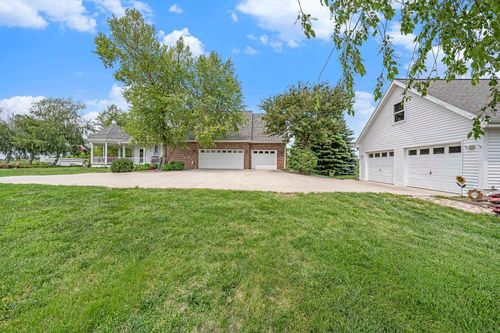 800 N 17th St, Tekamah, NE, 68061-1040 | Card Image