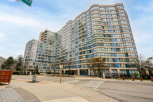 318-250 Webb Dr, Mississauga, ON, L5B3Z4 | Card Image