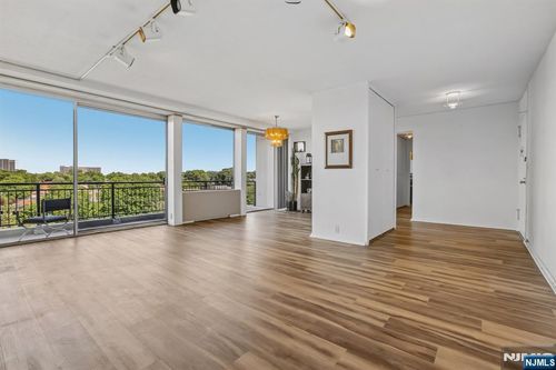 3 Horizon Rd, Fort Lee, NJ, 07024-6744 | Card Image