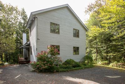 32 Hayscent Dr, House other with 3 bedrooms, 2 bathrooms and 4 parking in Becket MA | Image 3