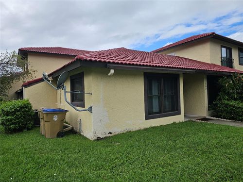 569 Hunter Cir, KISSIMMEE, FL, 34758-3336 | Card Image