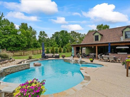 8104 Jack Bond Rd, Arlington, TN, 38002-9621 | Card Image