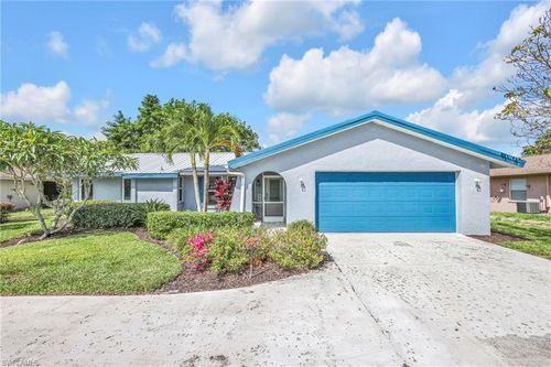 226 Pinehurst Cir, NAPLES, FL, 34113-8331 | Card Image