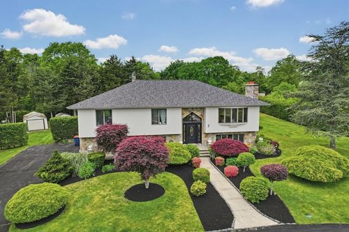 7 Diane Way, Westport, MA, 02790-1924 | Card Image