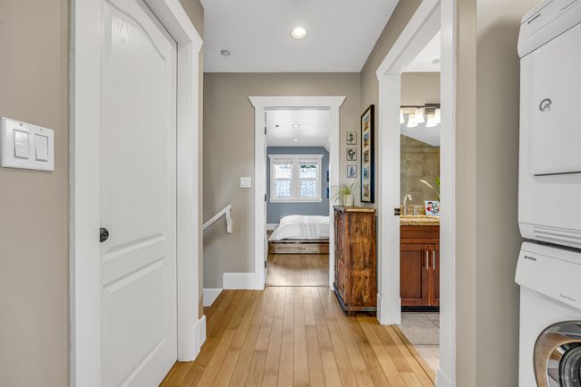 880 Gore Ave, Townhouse with 3 bedrooms, 2 bathrooms and 1 parking in Vancouver BC | Image 17