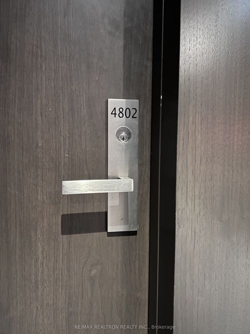 4802-1 Yorkville Ave, Toronto, ON, M4W0B1 | Card Image