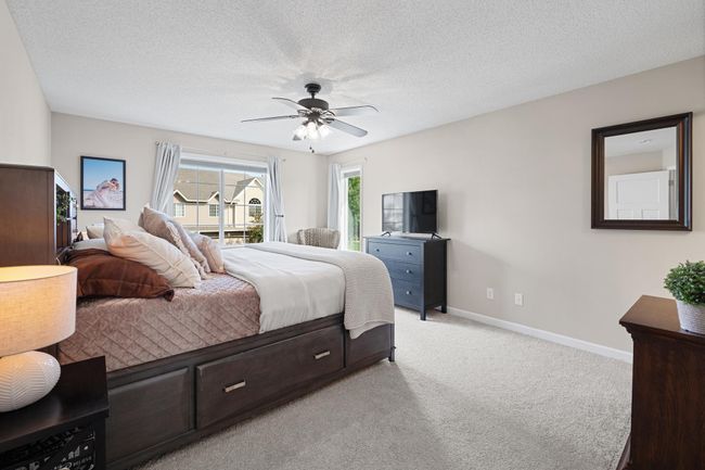 Oversized primary bedroom with walk-in closet and ensuite. | Image 16