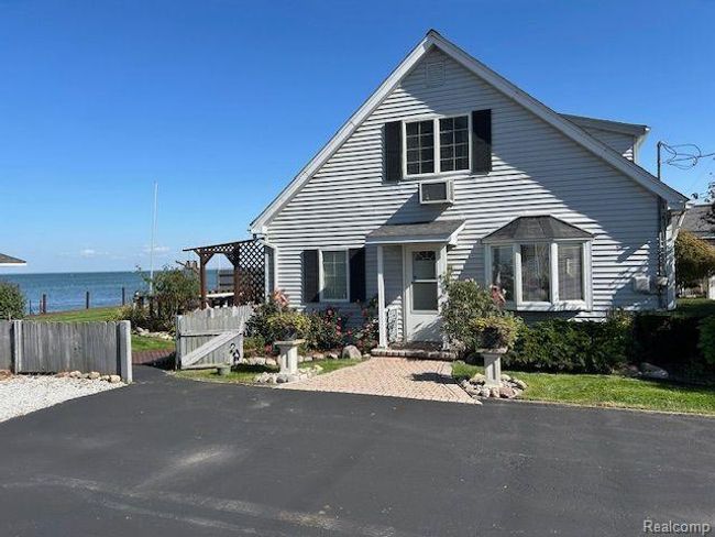 32241 N River Rd, House other with 3 bedrooms, 2 bathrooms and null parking in Harrison Twp MI | Image 44