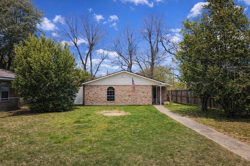 418 Texas St, Tomball, TX, 77375-4855 | Card Image