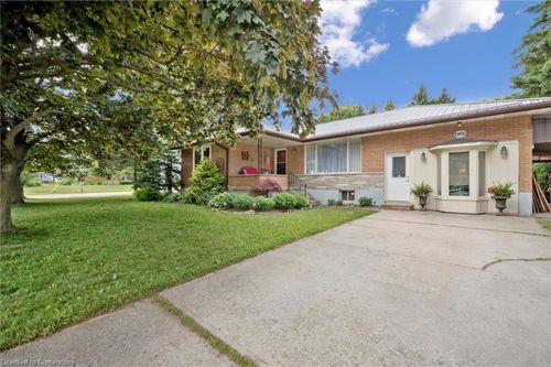 1806 Erb'S Rd, Saint Agatha, ON, N0B2L0 | Card Image