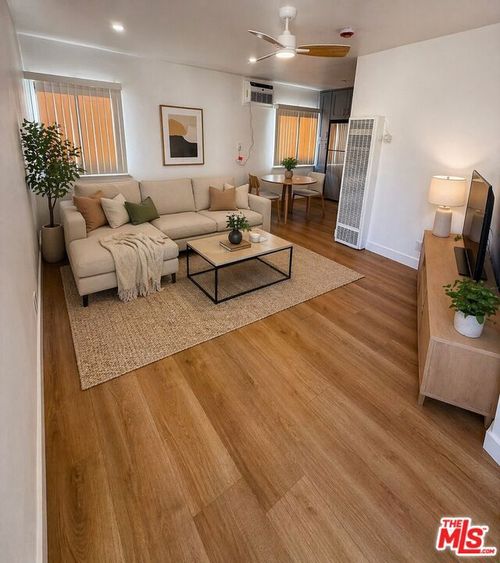 apt-5-5530 Bonner Ave, North Hollywood, CA, 91601-5721 | Card Image